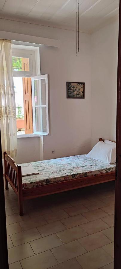 Maroudas Traditional Guest House Vathy  Exterior photo