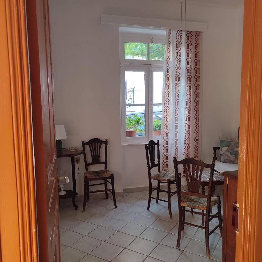 Maroudas Traditional Guest House Vathy  Exterior photo